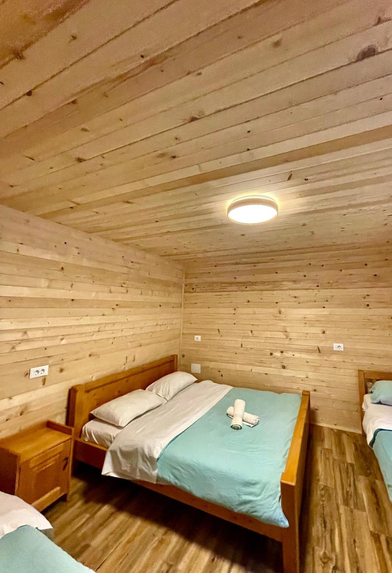 فالبني Lazer Cardaku Guesthouse المظهر الخارجي الصورة