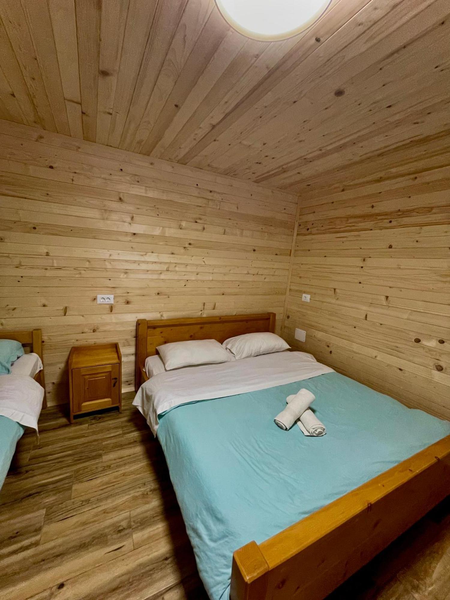 فالبني Lazer Cardaku Guesthouse المظهر الخارجي الصورة