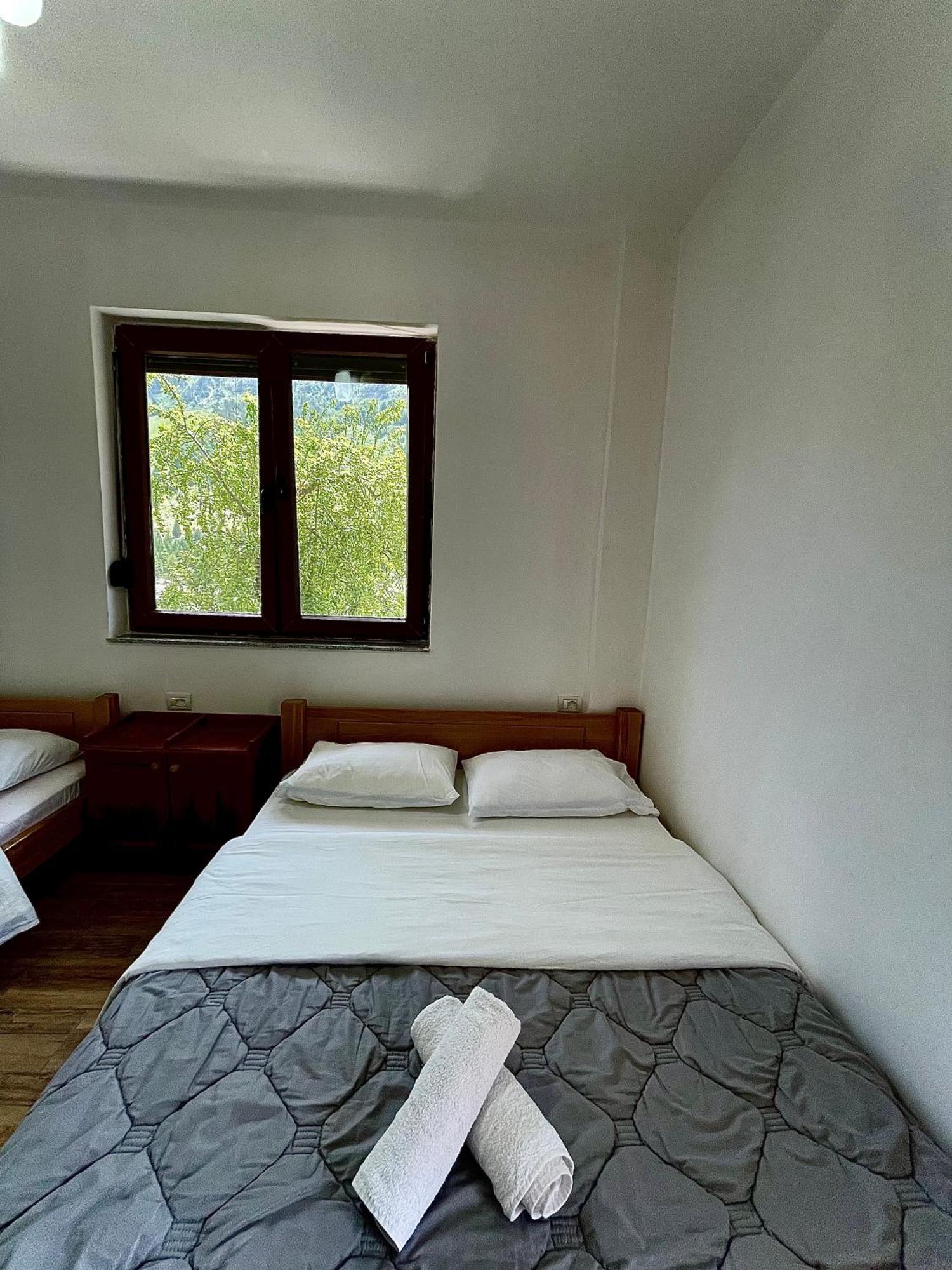 فالبني Lazer Cardaku Guesthouse المظهر الخارجي الصورة