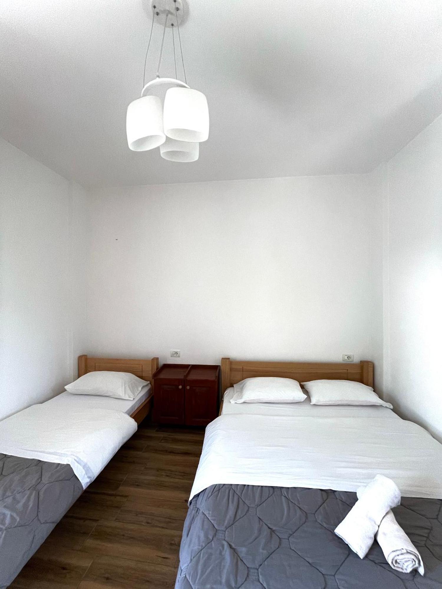 فالبني Lazer Cardaku Guesthouse المظهر الخارجي الصورة