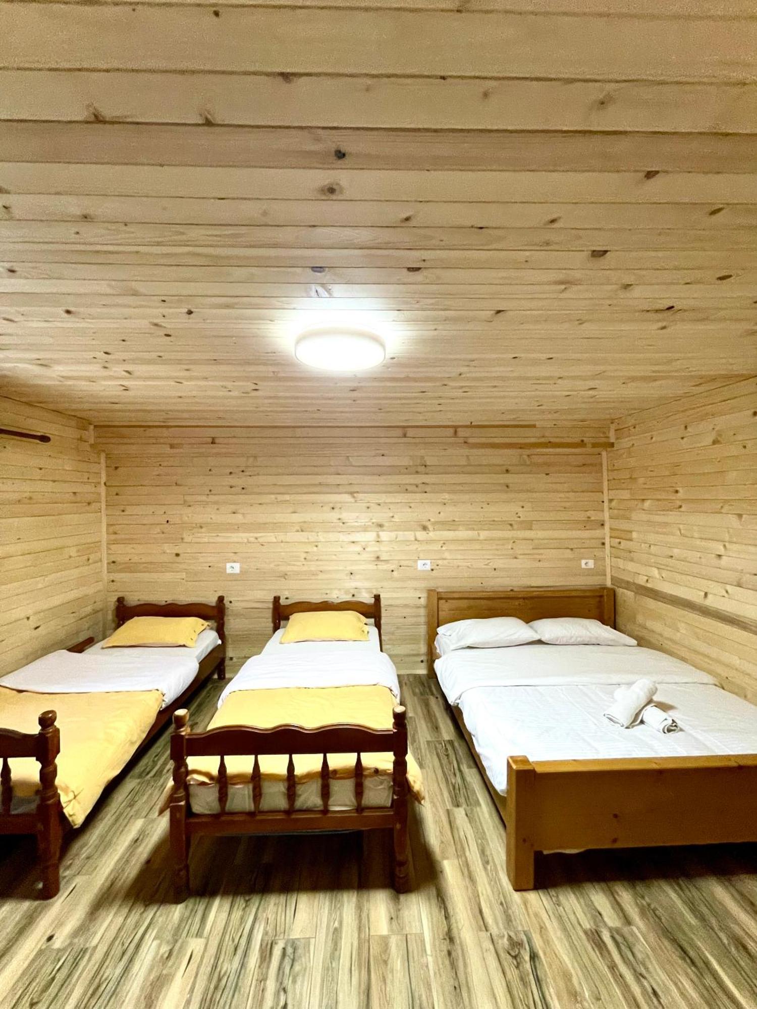 فالبني Lazer Cardaku Guesthouse المظهر الخارجي الصورة